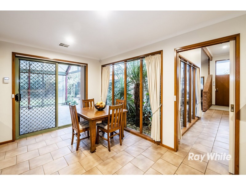 8 Ivy Court, Cranbourne North VIC 3977