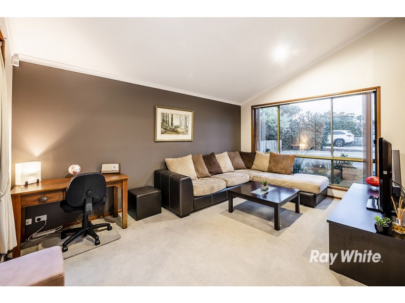 8 Ivy Court, Cranbourne North VIC 3977