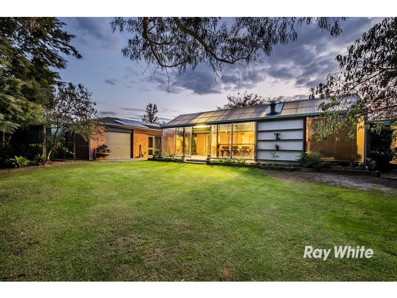 8 Ivy Court, Cranbourne North VIC 3977