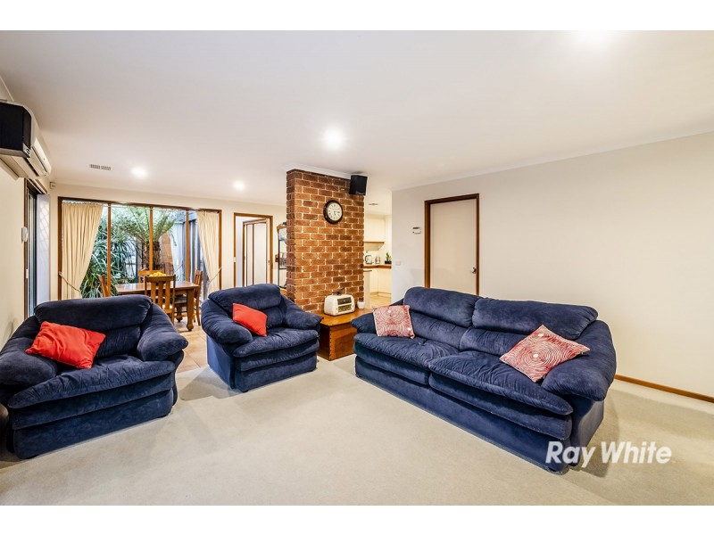 8 Ivy Court, Cranbourne North VIC 3977