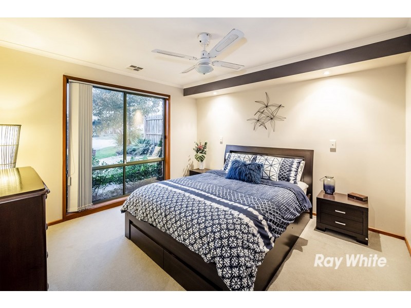 8 Ivy Court, Cranbourne North VIC 3977