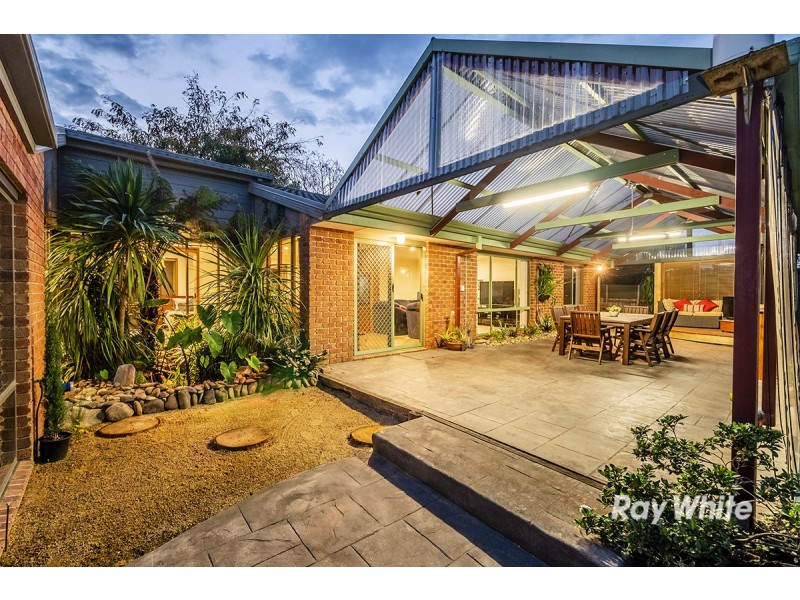 8 Ivy Court, Cranbourne North VIC 3977