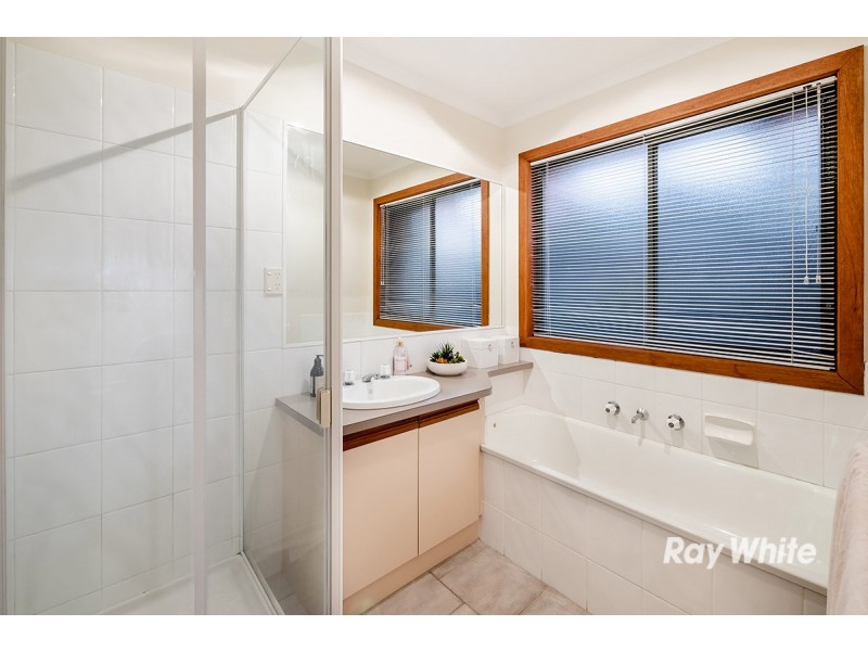 8 Ivy Court, Cranbourne North VIC 3977