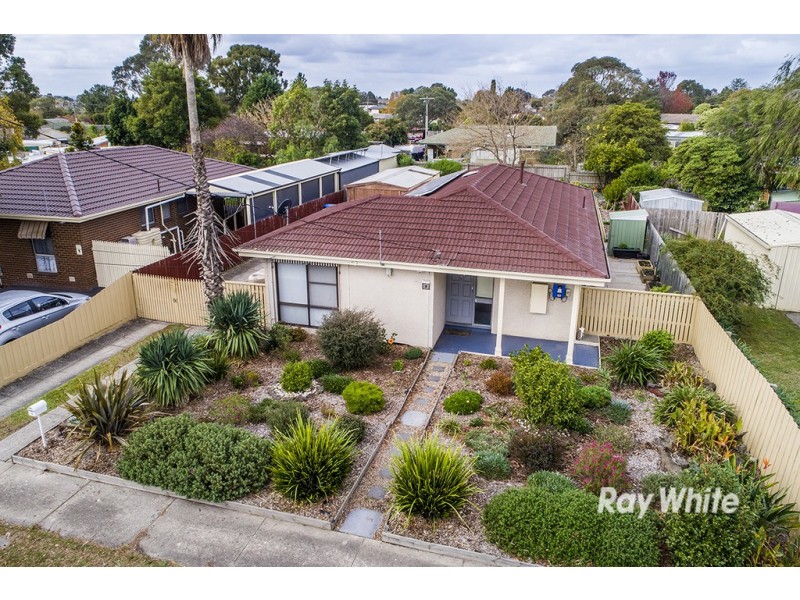 20 Valepark Crescent, Cranbourne VIC 3977