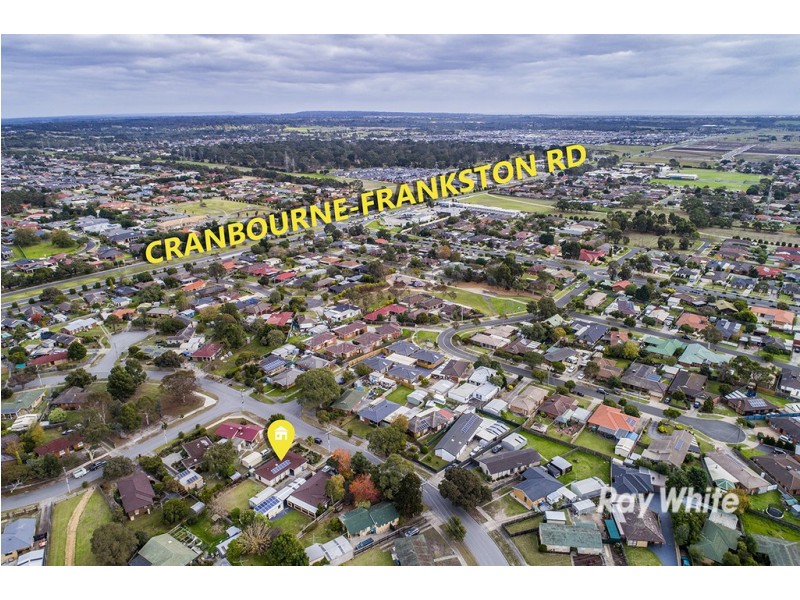 20 Valepark Crescent, Cranbourne VIC 3977