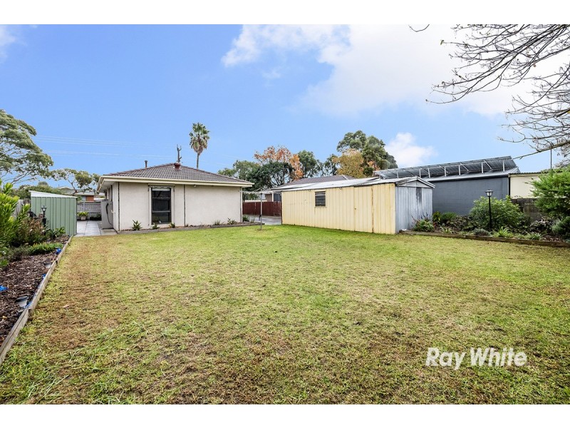 20 Valepark Crescent, Cranbourne VIC 3977