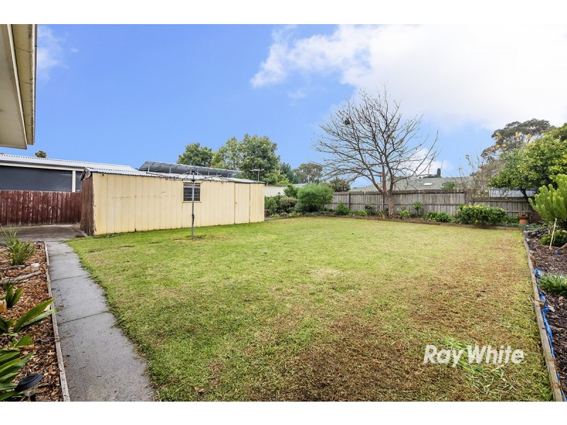 20 Valepark Crescent, Cranbourne VIC 3977