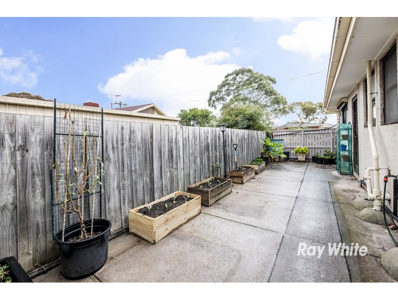 20 Valepark Crescent, Cranbourne VIC 3977