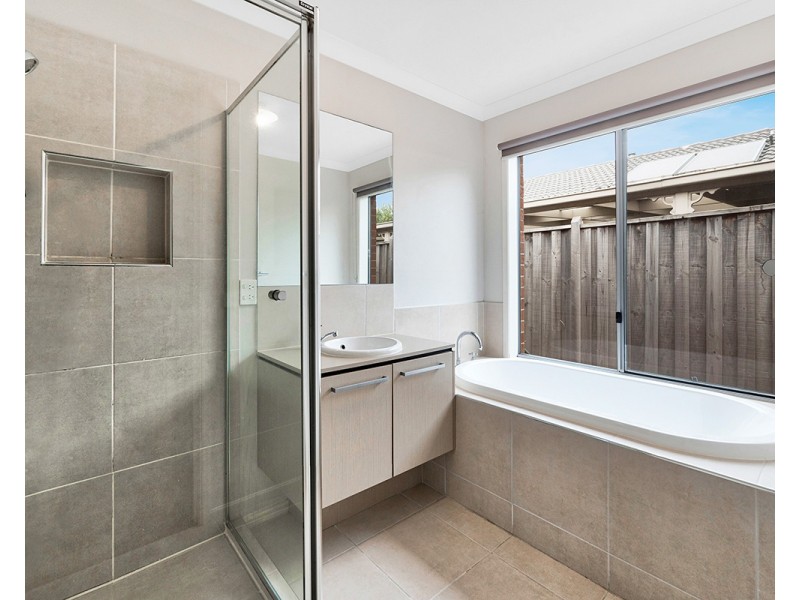 15 Windmill Circuit, Lyndhurst VIC 3975