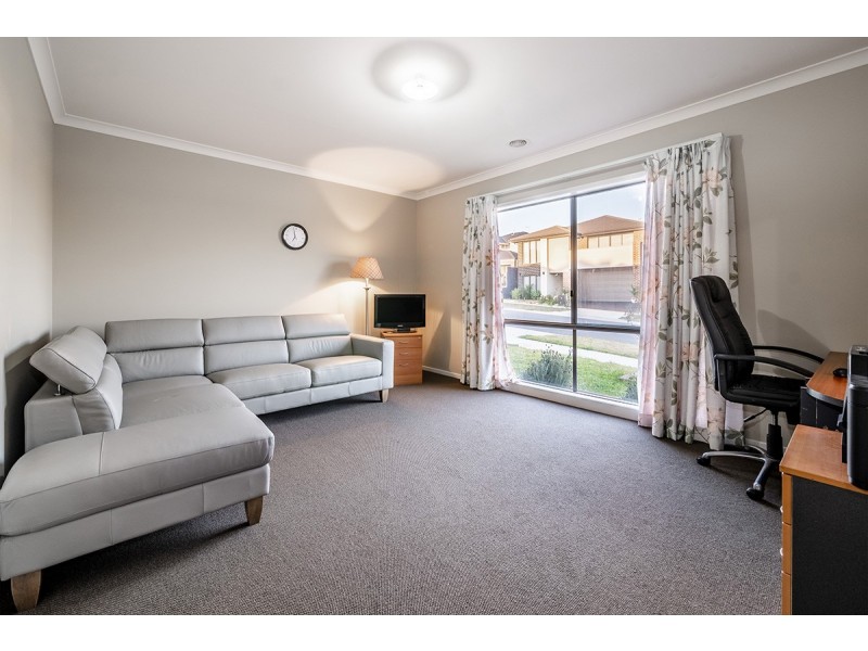 20 Corinda Street, Clyde North VIC 3978