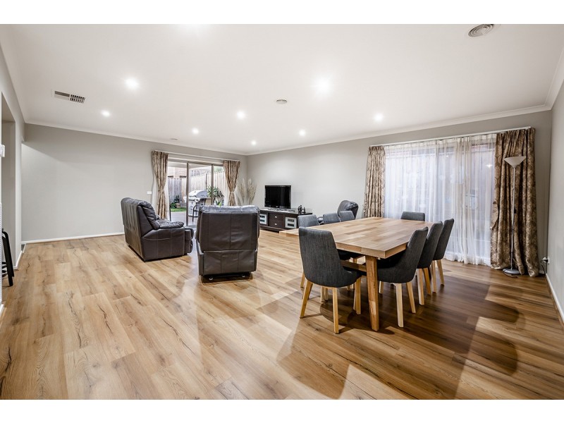 20 Corinda Street, Clyde North VIC 3978