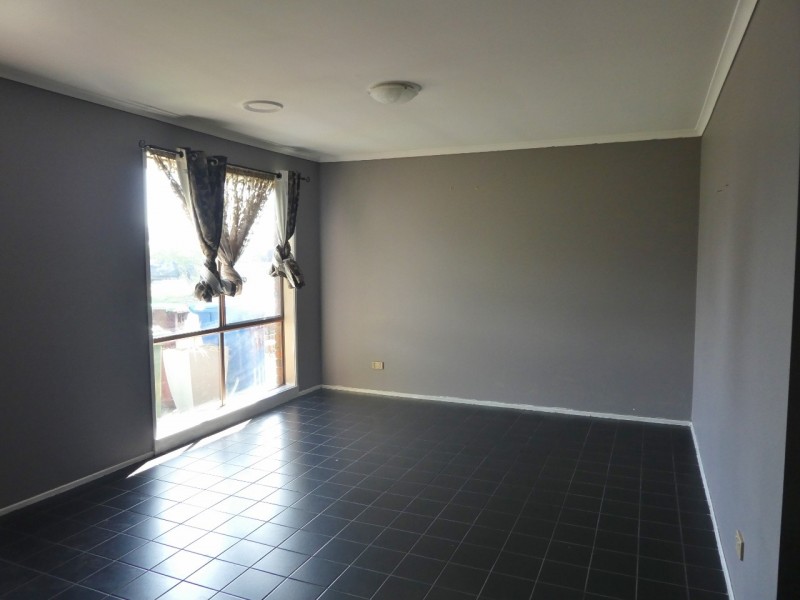 8 James Wyman Place, Hampton Park VIC 3976