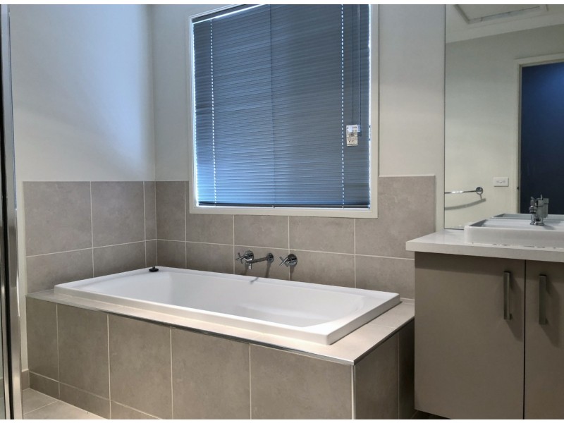 20 Nobel Drive, Cranbourne West VIC 3977