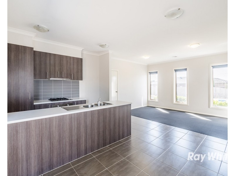 1/37-39 Valencia Circuit, Cranbourne VIC 3977