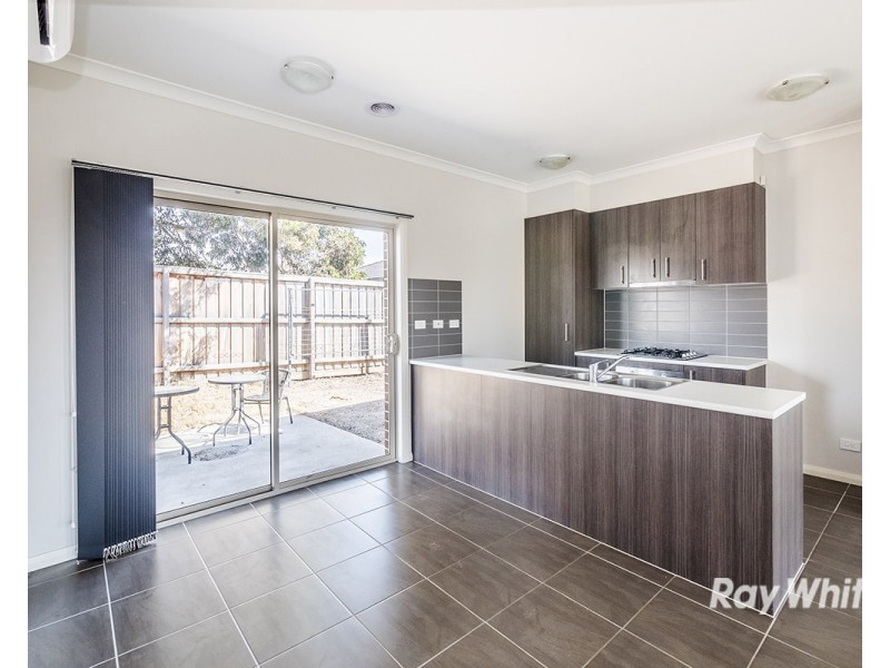 1/37-39 Valencia Circuit, Cranbourne VIC 3977