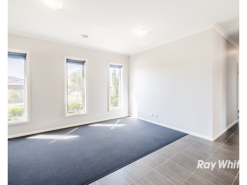 1/37-39 Valencia Circuit, Cranbourne VIC 3977