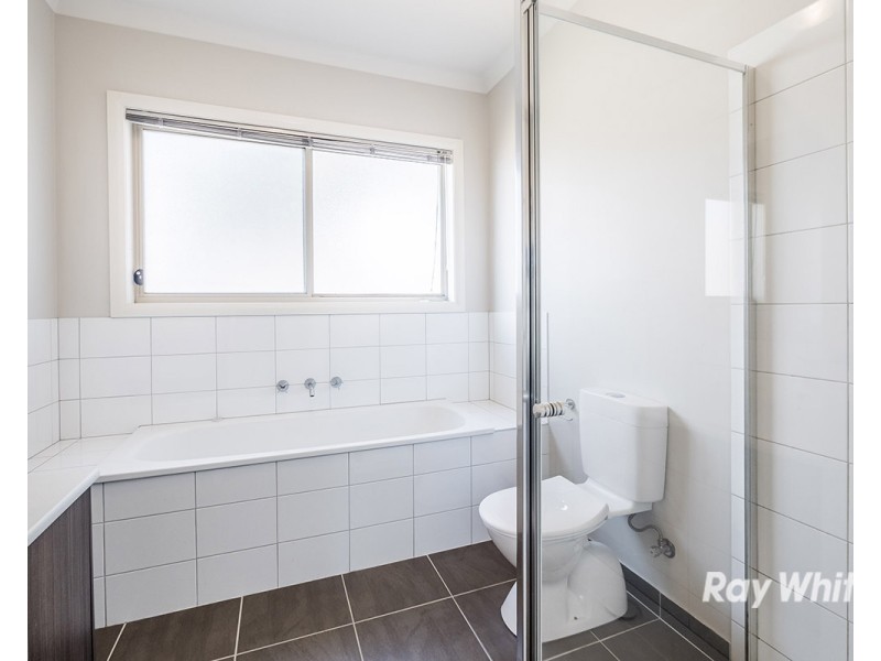 1/37-39 Valencia Circuit, Cranbourne VIC 3977