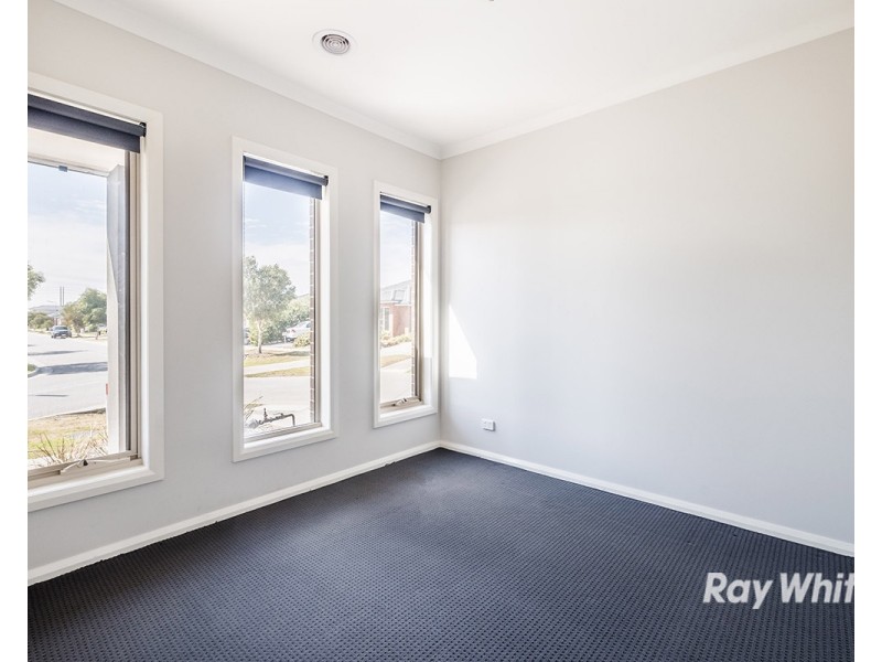 1/37-39 Valencia Circuit, Cranbourne VIC 3977