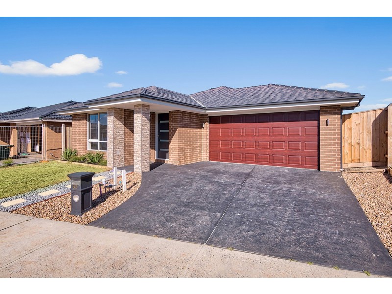 37 Omeara Crescent, Cranbourne East VIC 3977