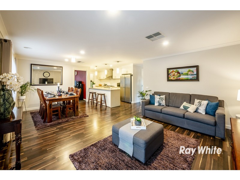 1 Hermes Avenue, Cranbourne West VIC 3977