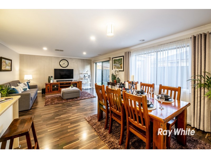 1 Hermes Avenue, Cranbourne West VIC 3977