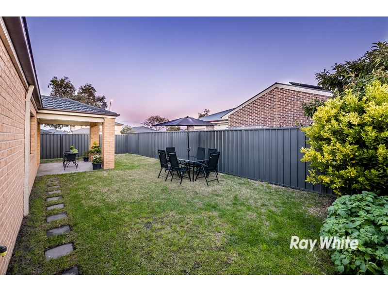 1 Hermes Avenue, Cranbourne West VIC 3977