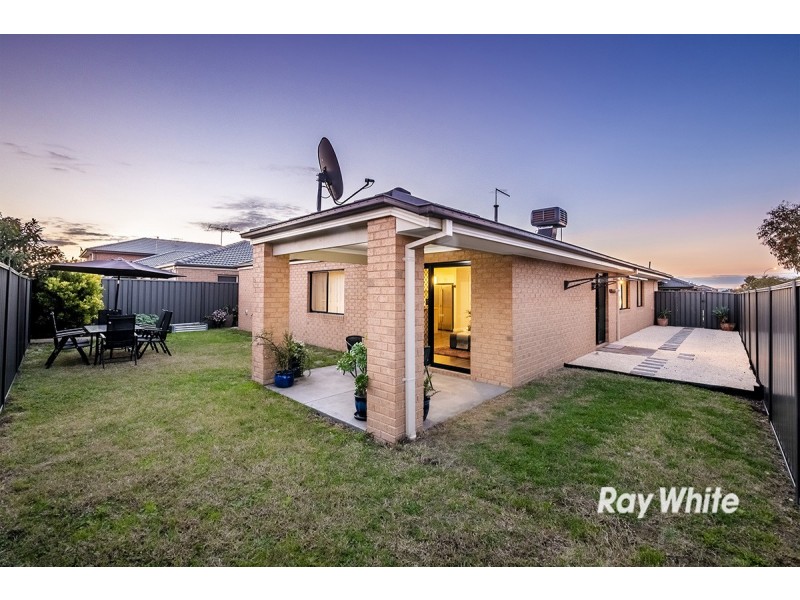 1 Hermes Avenue, Cranbourne West VIC 3977