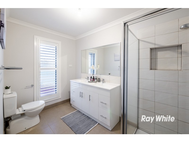 1 Hermes Avenue, Cranbourne West VIC 3977