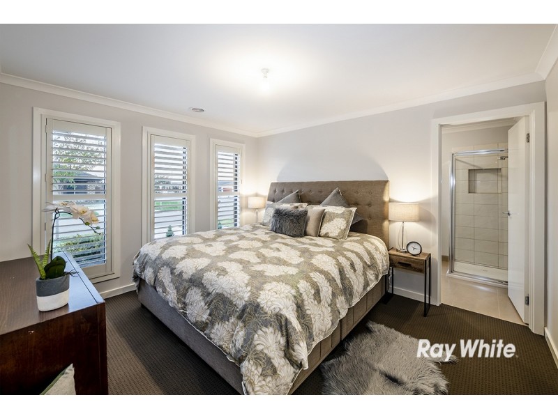 1 Hermes Avenue, Cranbourne West VIC 3977