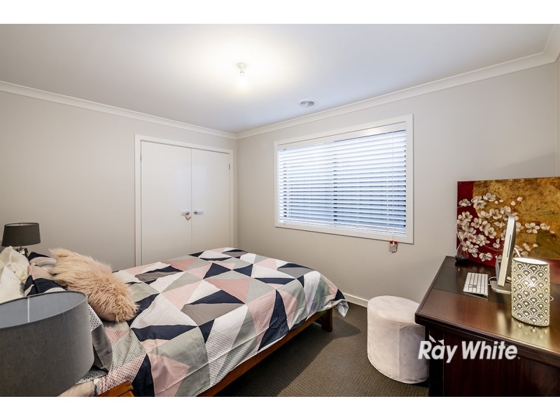 1 Hermes Avenue, Cranbourne West VIC 3977
