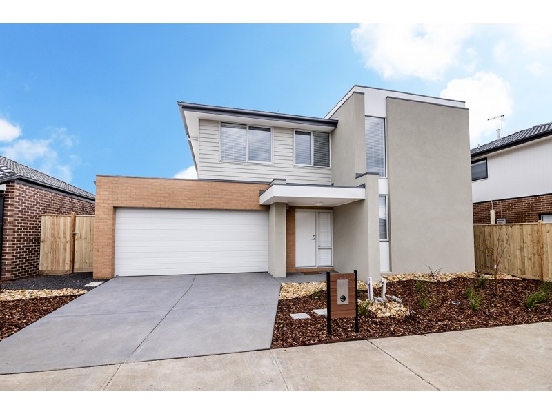 21 Roskopp Avenue, Clyde North VIC 3978