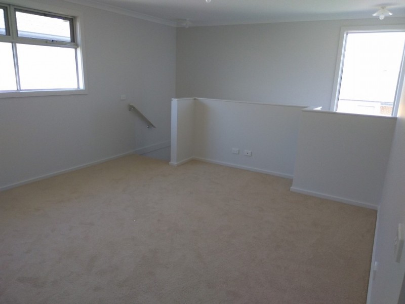 21 Roskopp Avenue, Clyde North VIC 3978