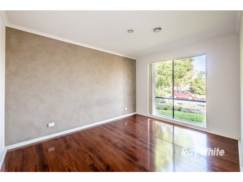 2B Dunlavin Way, Cranbourne East VIC 3977