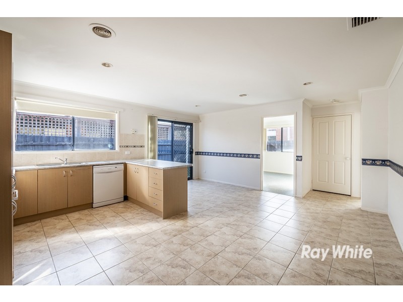 2B Dunlavin Way, Cranbourne East VIC 3977