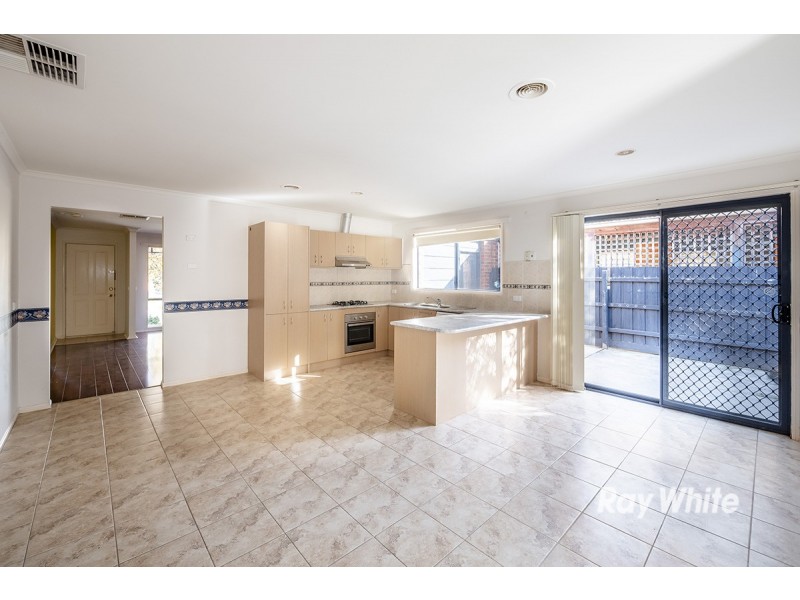 2B Dunlavin Way, Cranbourne East VIC 3977