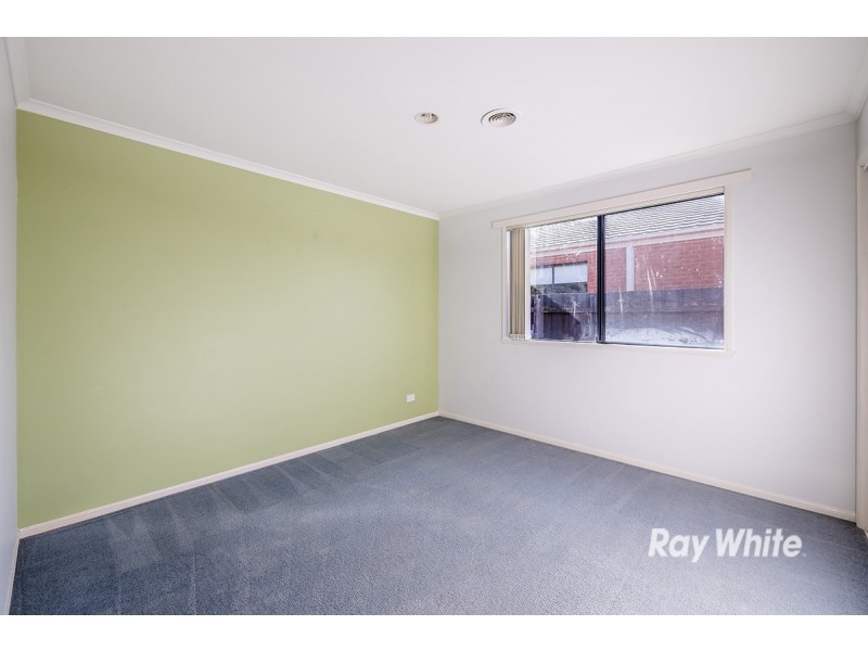 2B Dunlavin Way, Cranbourne East VIC 3977