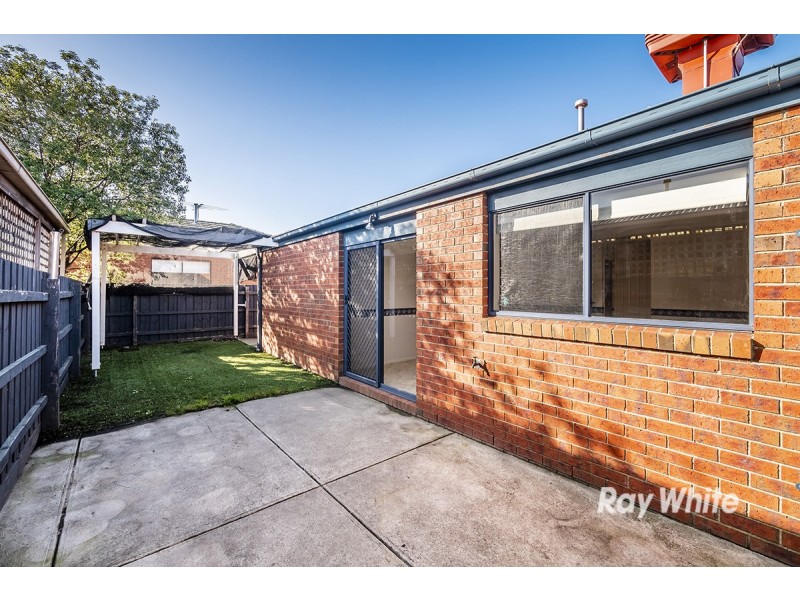 2B Dunlavin Way, Cranbourne East VIC 3977