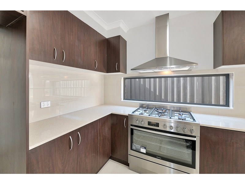 11 Langside Grove, Cranbourne East VIC 3977