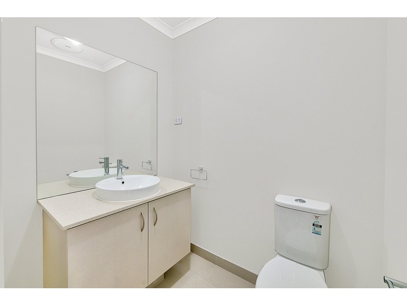 11 Langside Grove, Cranbourne East VIC 3977