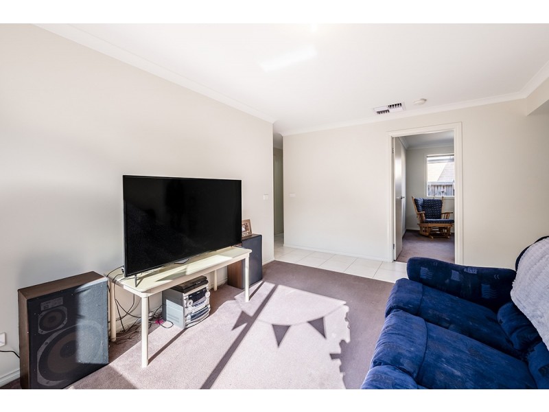 19 Red Poll Road, Cranbourne West VIC 3977