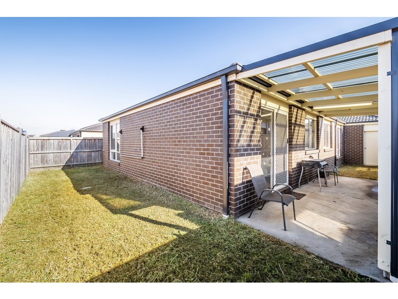 19 Red Poll Road, Cranbourne West VIC 3977