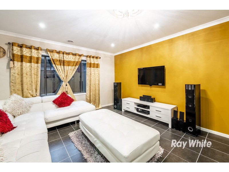 22 Eminence Drive, Cranbourne West VIC 3977