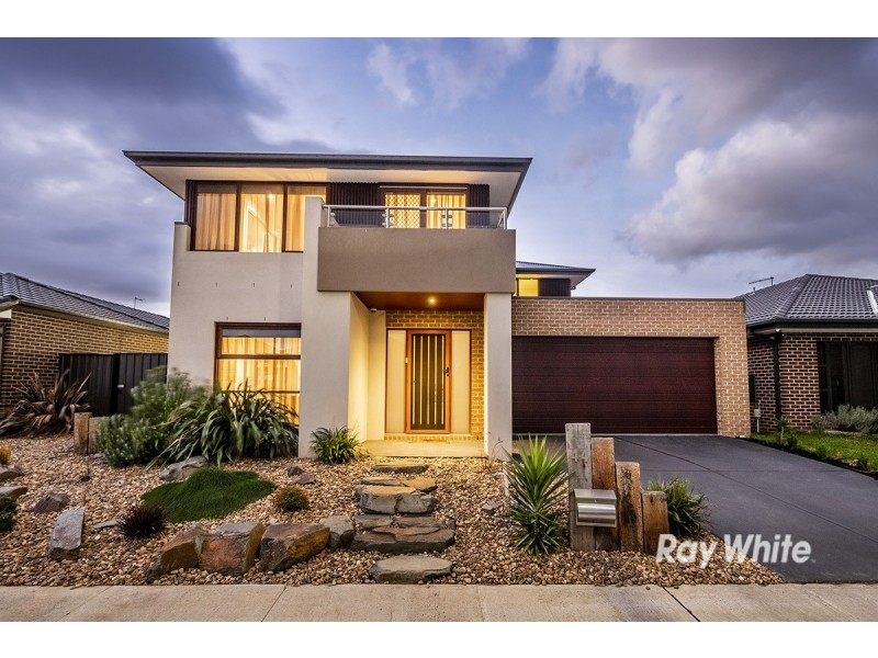 44 Blackledge Drive, Clyde North VIC 3978