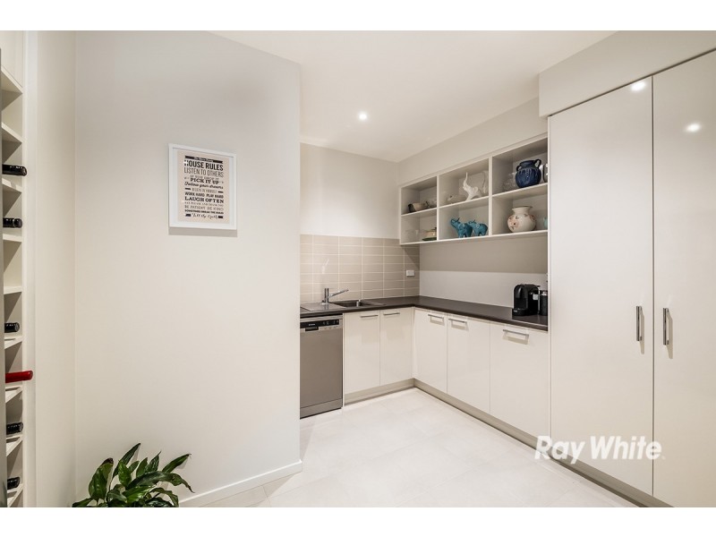 44 Blackledge Drive, Clyde North VIC 3978