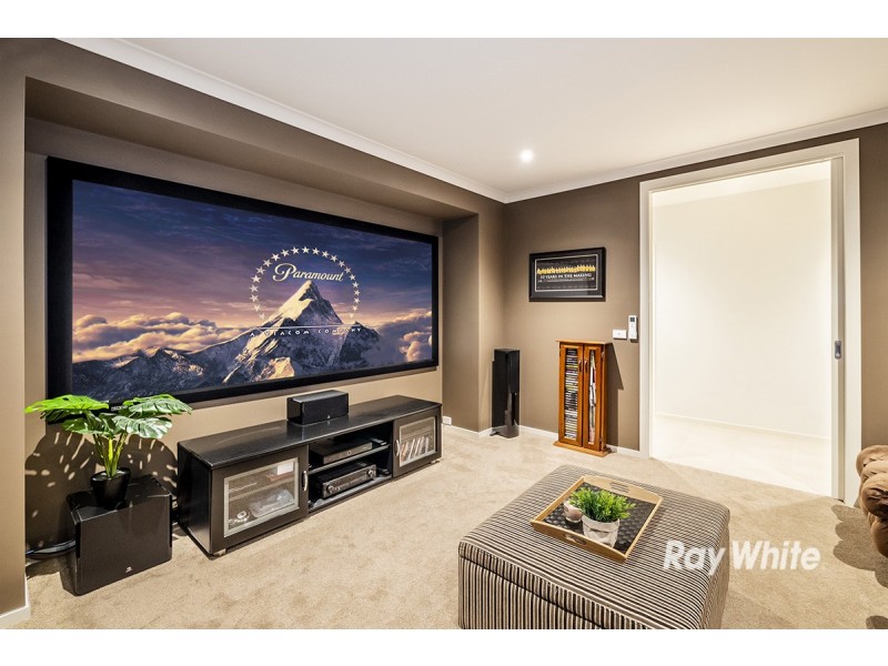 44 Blackledge Drive, Clyde North VIC 3978