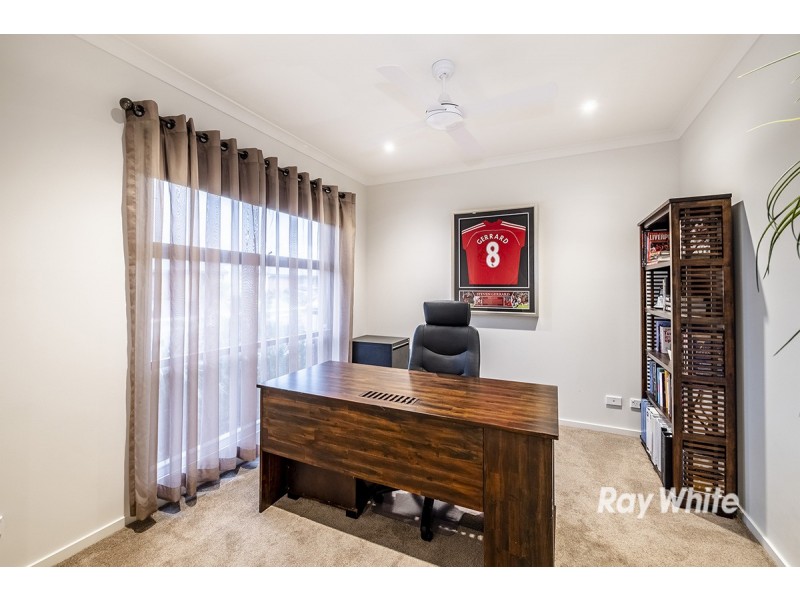 44 Blackledge Drive, Clyde North VIC 3978