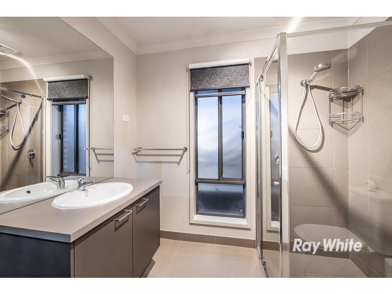 14 Craddock Drive, Clyde North VIC 3978