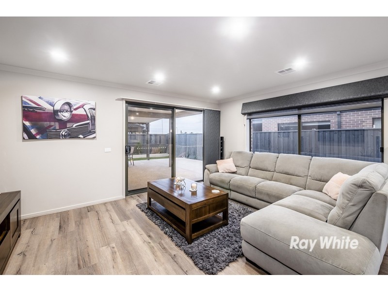 14 Craddock Drive, Clyde North VIC 3978