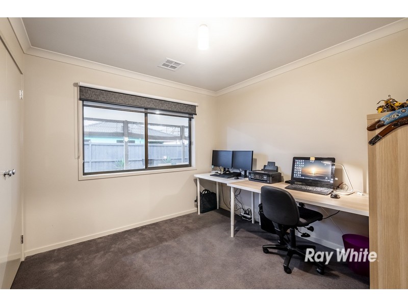 14 Craddock Drive, Clyde North VIC 3978