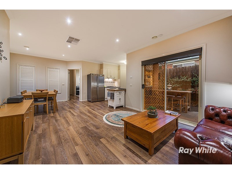 15 Gracehill Mews, Cranbourne VIC 3977